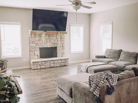 176 Austin Dr, Williamson, GA 30292 photo 6