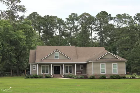 2048 Plantation Pointe Dr, Statesboro, GA 30458