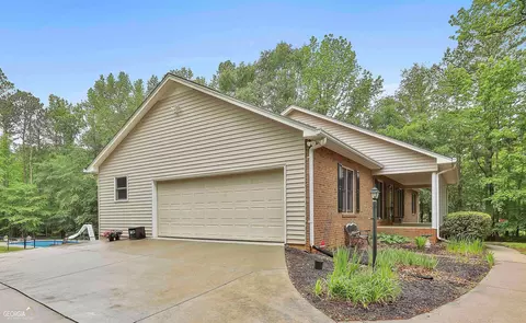 120 Alford Dr, Fayetteville, GA 30215