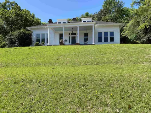401 W 13th St, West Point, GA 31833