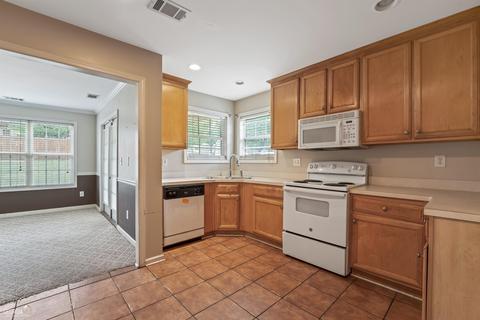 300 Trail Spring Ct, Mcdonough, GA 30253 photo 10