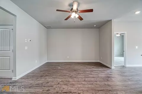 150 Tulip Dr, Covington, GA 30016 photo 4