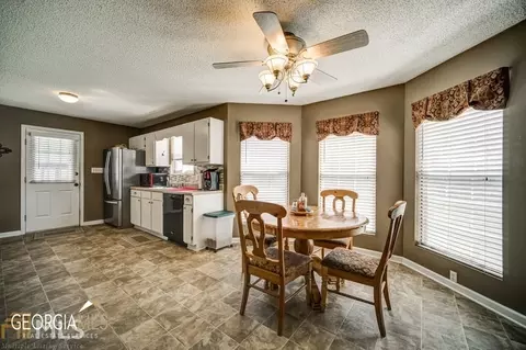 657 Old Milner Rd, Barnesville, GA 30204 photo 7