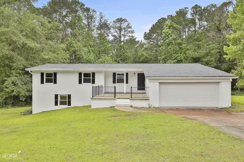 40 Glover Cir, Newnan, GA 30263