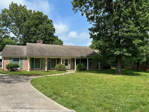 106 E Creekview Dr SW, Rome, GA 30165