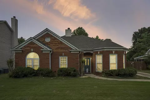 11000 Pinewalk Forest Cir, Alpharetta, GA 30022