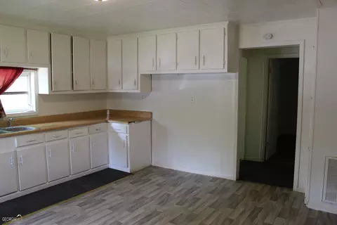 17 Cary St, Lagrange, GA 30241 photo 4