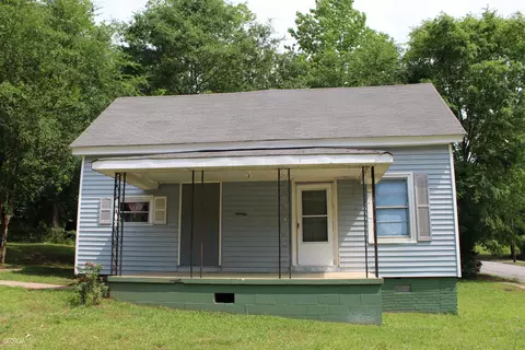 17 Cary St, Lagrange, GA 30241