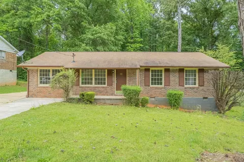 8199 Huntington Dr, Jonesboro, GA 30238