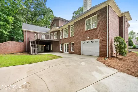 1070 Laurel Ridge Dr, Mcdonough, GA 30252