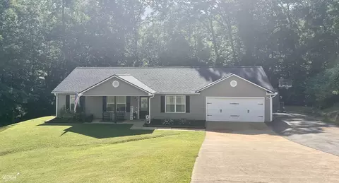 36 Savannah Place Dr, Lagrange, GA 30240