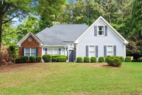 2132 Flowering Dr, Grayson, GA 30017