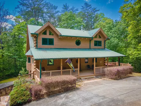 86 Doublehead Dr, Cleveland, GA 30528