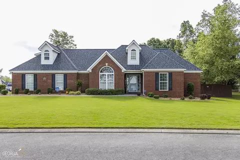 2 Whistling Oaks Dr NE, Rome, GA 30165