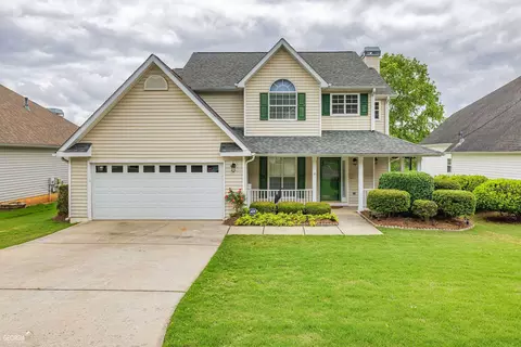 55 Harbour Lake Dr, Fayetteville, GA 30215