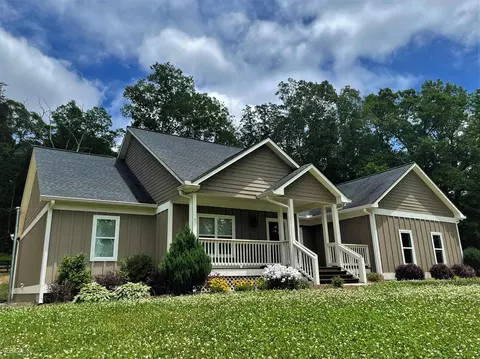 698 Copper Mines Rd, Murrayville, GA 30564