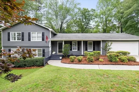 106 River Hills Ln, Macon, GA 31211