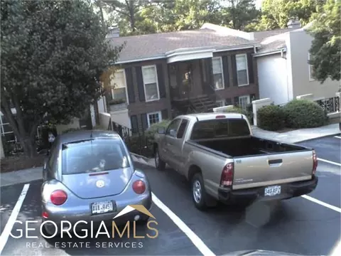 562 N High Point Dr, Macon, GA 31210