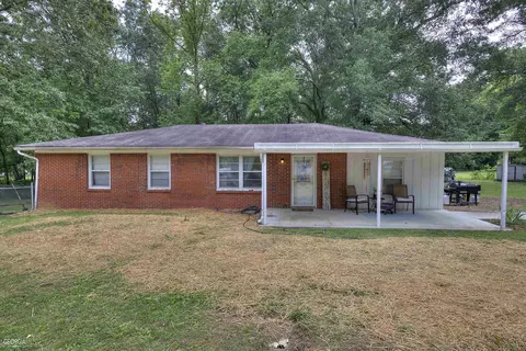173 NW Coggins Loop, Calhoun, GA 30701