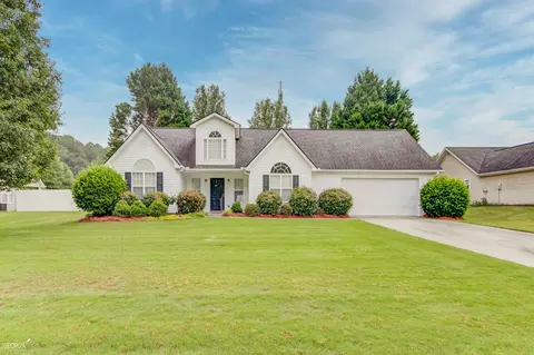 7120 Greenridge Dr, Loganville, GA 30052
