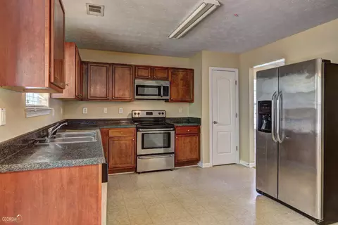 114 Bobtail Ct, Hampton, GA 30228 photo 6