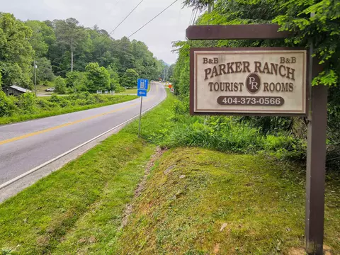 95 Parker Ln, Clayton, GA 30525