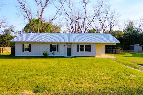 2351 Ben Hill Ave, Waycross, GA 31503 | 14 Photos - Movoto