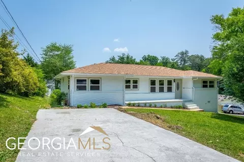 820 Asterwood Dr, Rossville, GA 30741