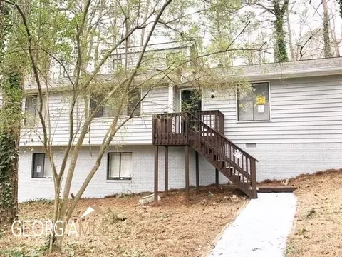 549 Raven Springs Trl, Stone Mountain, GA 30087