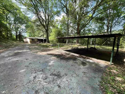 813 E College St, Bowdon, GA 30108