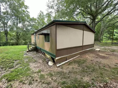 813 E College St, Bowdon, GA 30108 photo 9