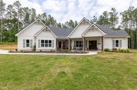 321 Al Roberts Rd, Senoia, GA 30276