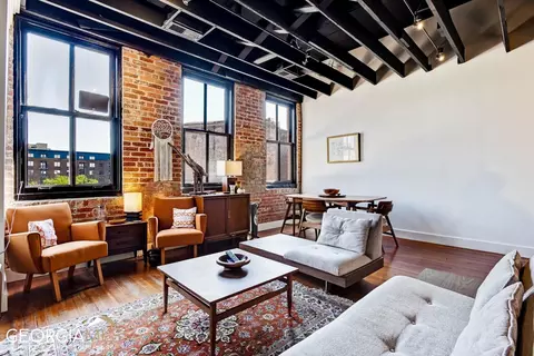 122 W Broughton St #301, Savannah, GA 31401