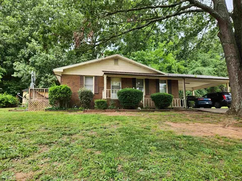 391 Spring Valley Dr SW, Calhoun, GA 30701
