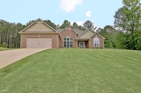 70 Blossom Ln, Newnan, GA 30263