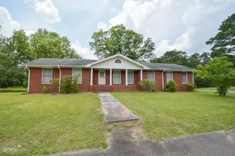 629 Antioch Rd, Fayetteville, GA 30215
