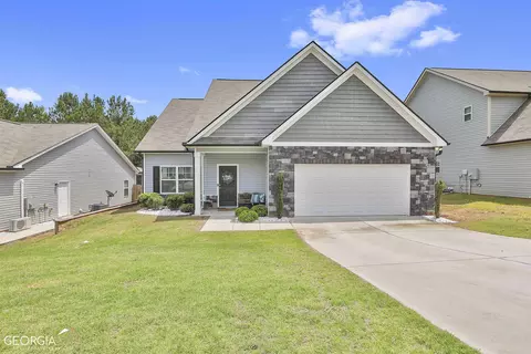 3 Hill Top Cir, Grantville, GA 30220