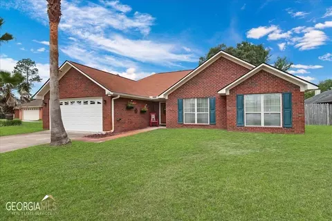 102 Bannon Ct, Hinesville, GA 31313