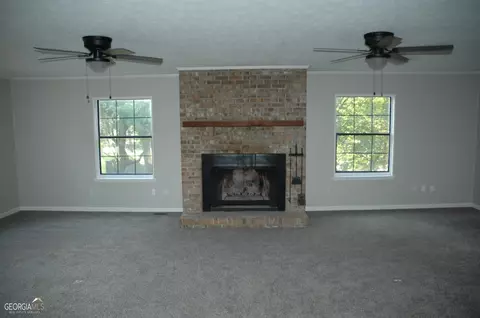 206 Lake Forest Dr, Lagrange, GA 30240 photo 2