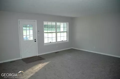 206 Lake Forest Dr, Lagrange, GA 30240 photo 9
