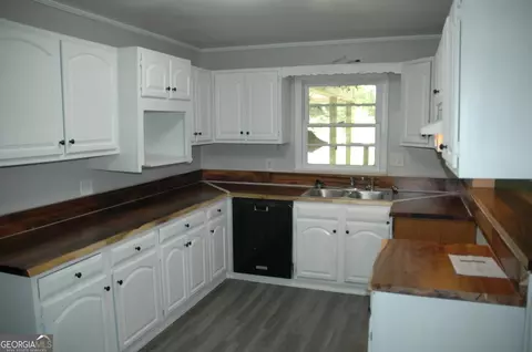 228 Hickory Ter, Lagrange, GA 30240 photo 6