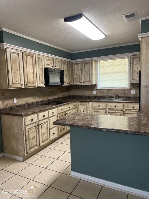405 E Smith St, Claxton, GA 30417 photo 2