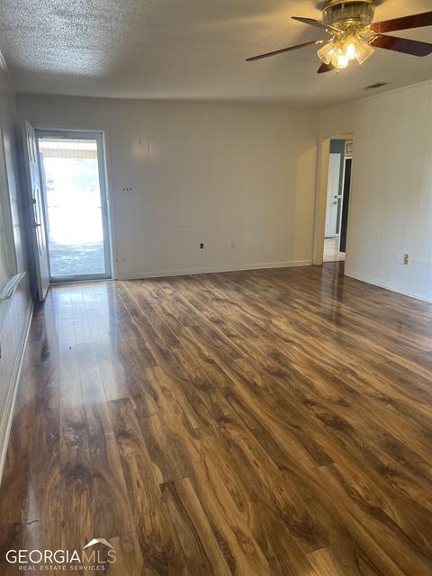 405 E Smith St, Claxton, GA 30417 photo 8