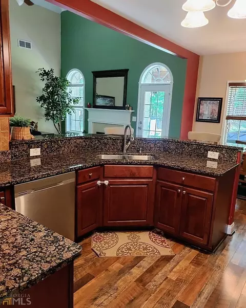 104 Jasmine Ln, Lagrange, GA 30241 photo 3
