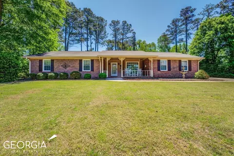 631 Edgewater Cir SE, Conyers, GA 30094