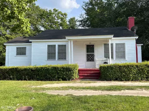 612 W Jones Ave, Statesboro, GA 30458