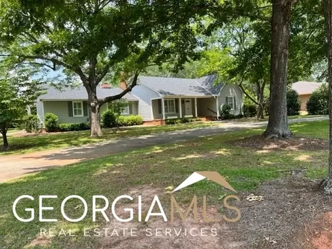 423 Valley View Dr, Fort Valley, GA 31030