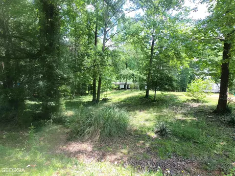 70 Collins Dr, West Point, GA 31833