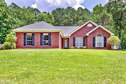 70 Riverside Ct, Sharpsburg, GA 30277