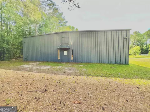 12111 Henry St, Claxton, GA 30417